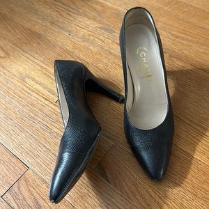 chanel vintage heels